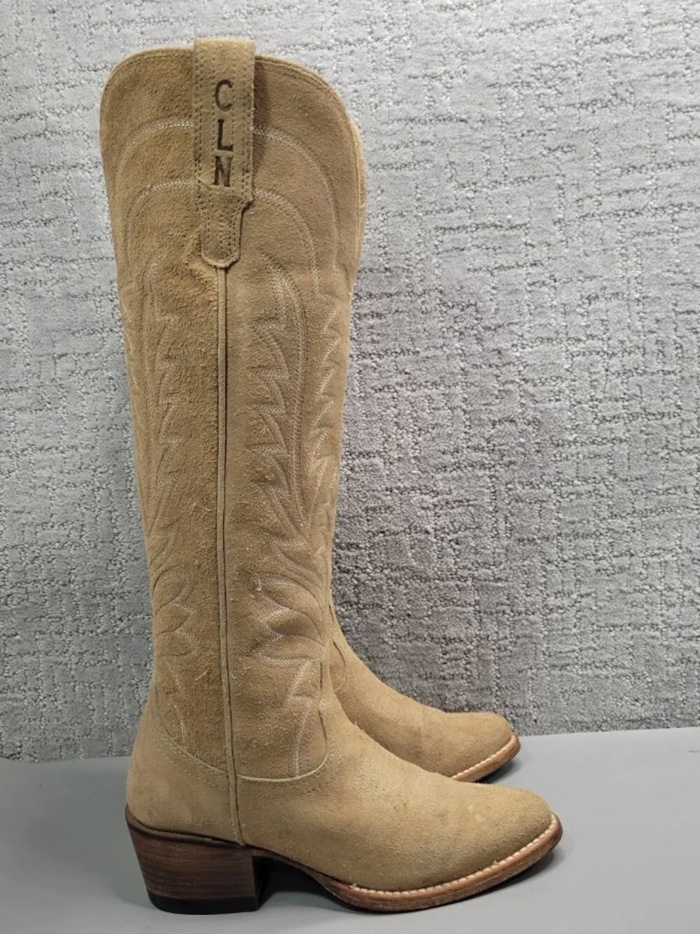 Tecovas The Abby Women's Size US 5B Driftwood Suede Cowgirl Boots.